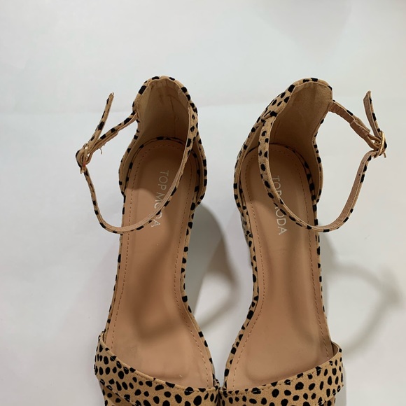NEW PolkaDot Low Heel Ankle Strap Block Heel TAN Sandals - Picture 3 of 7
